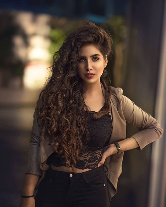 attractive girl whatsapp dp